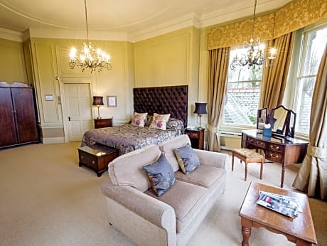 Deluxe Lake View Room