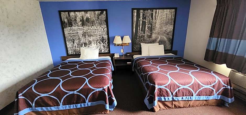 Hotel Iron Mountain Inn & Suites