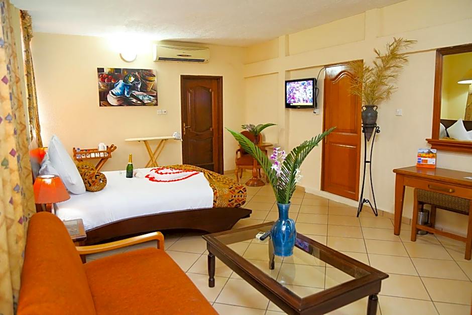 Coconut Grove Regency Hotel