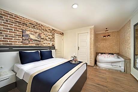 Deluxe Double Room with Bath