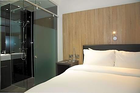 Queen Room without Window