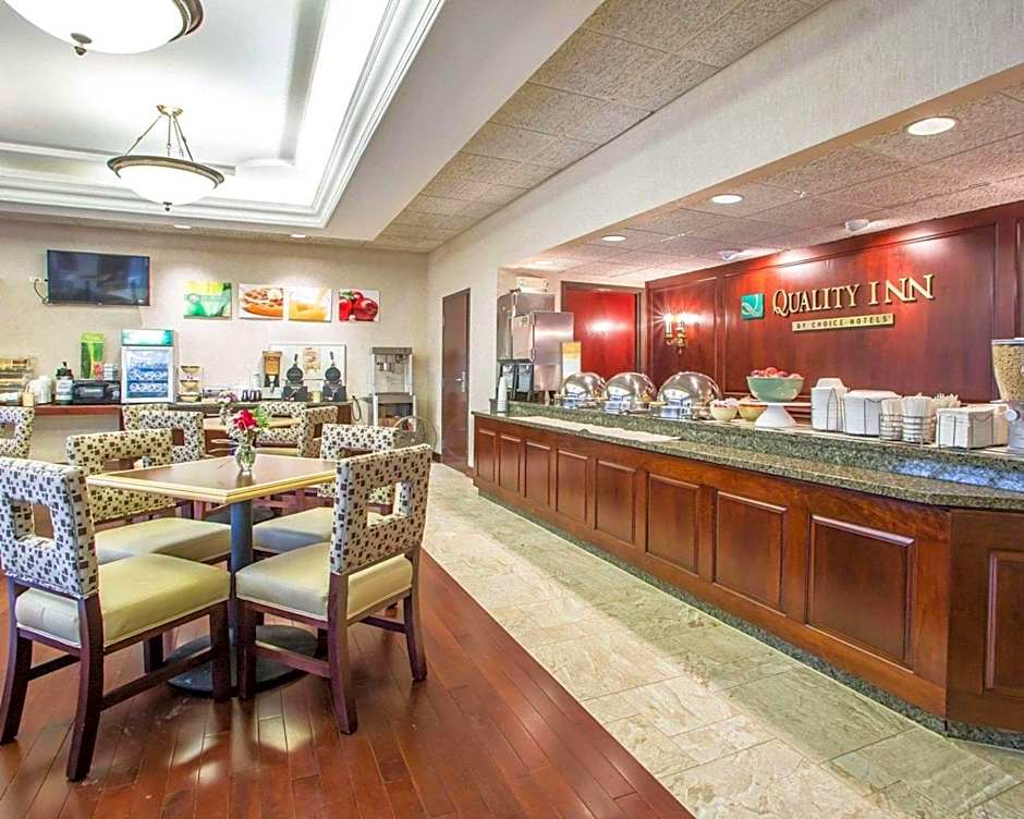 Quality Inn Schaumburg - Chicago Near The Mall
