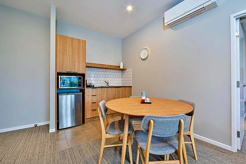 Best Western Plus North Lakes Hotel