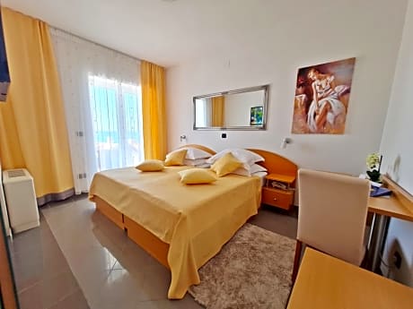 Comfort Double Room with Terrace and Sea View