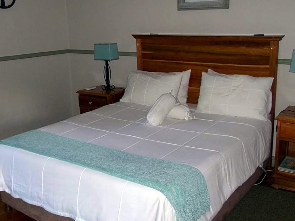 HouseMartin Lodge & Self Catering