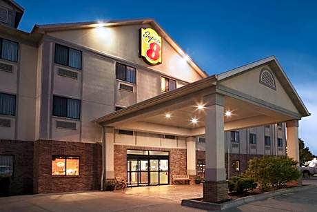 Super 8 by Wyndham Perryville