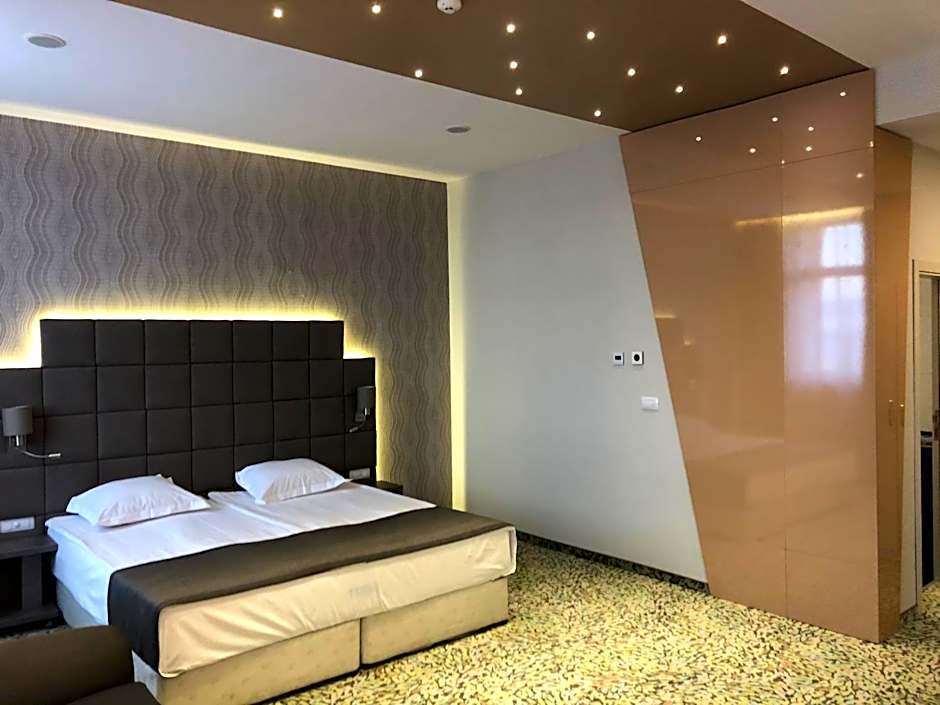 Aqua Hotel