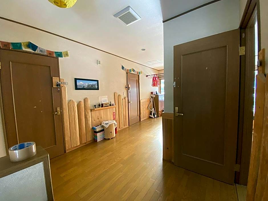 Azumino Backpackers 山の風