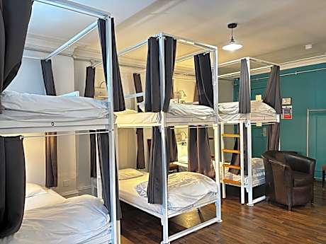 Bed in 10-Bed Mixed Dorm Ensuite