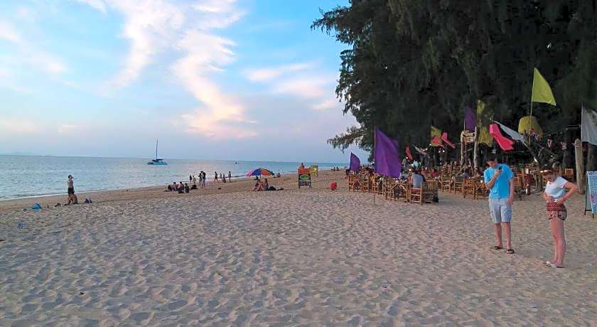 Lanta Long Beach Hostel