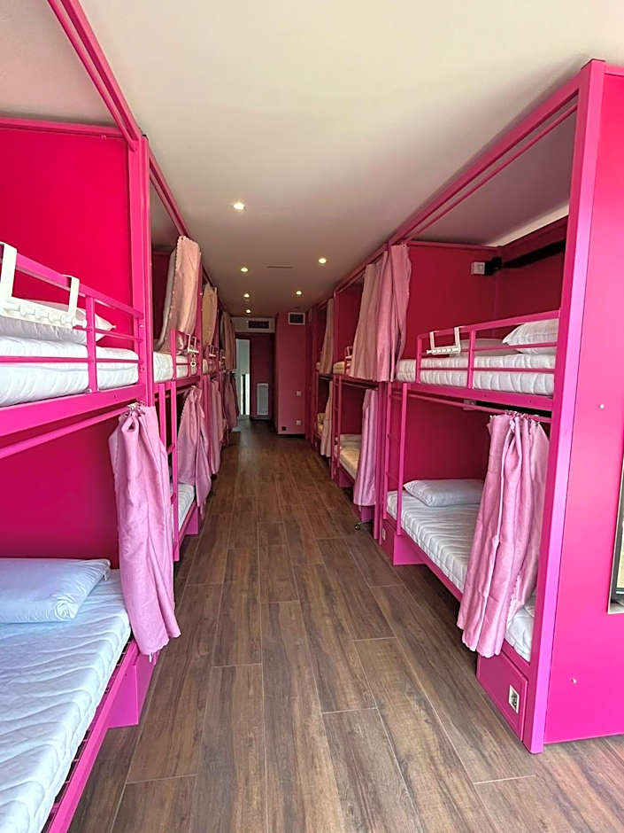Hostelle - Women only hostel Barcelona