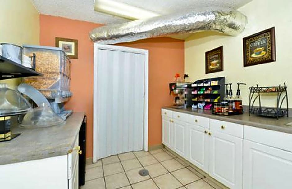 Americas Best Value Inn - Fredericksburg North