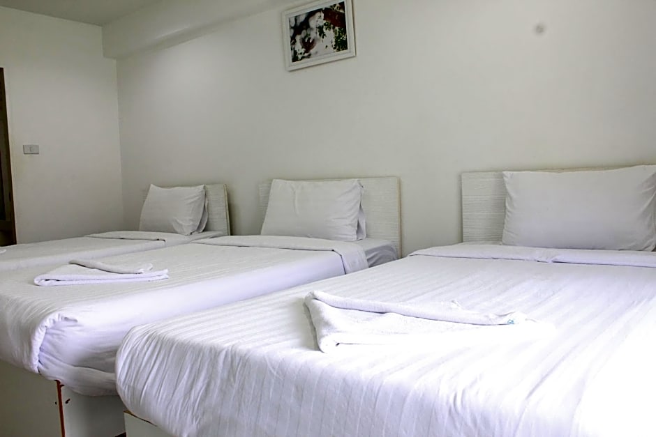 Thanyachatra Boutique.