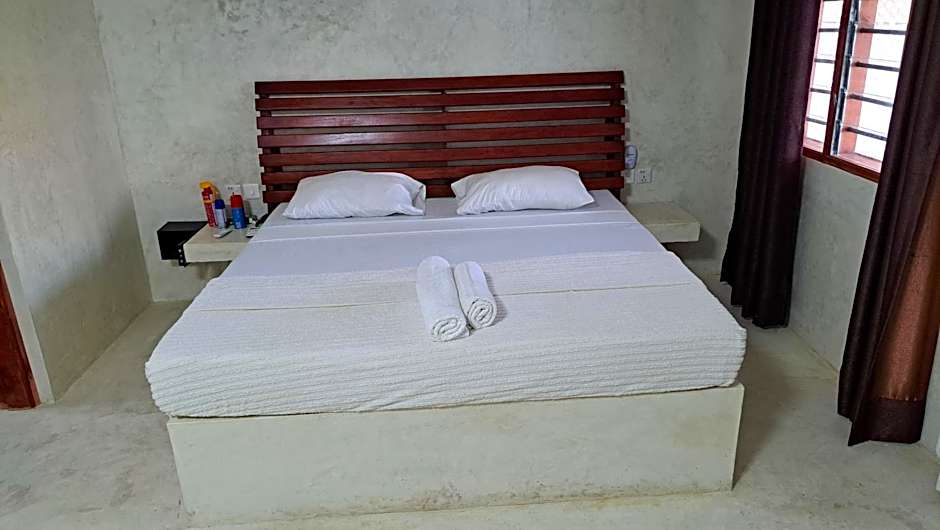 Kaleb's Beachfront Serviced Studio Apartments