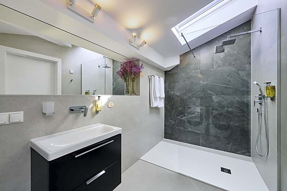 Mamaison Residence Diana