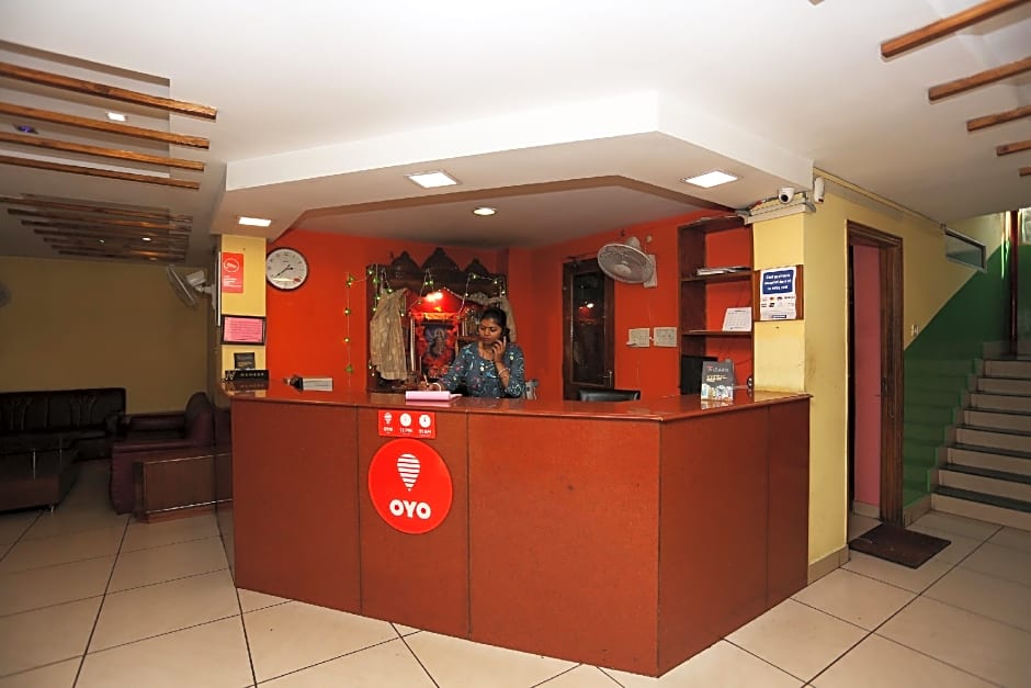 OYO 10685 Hotel Centre Point