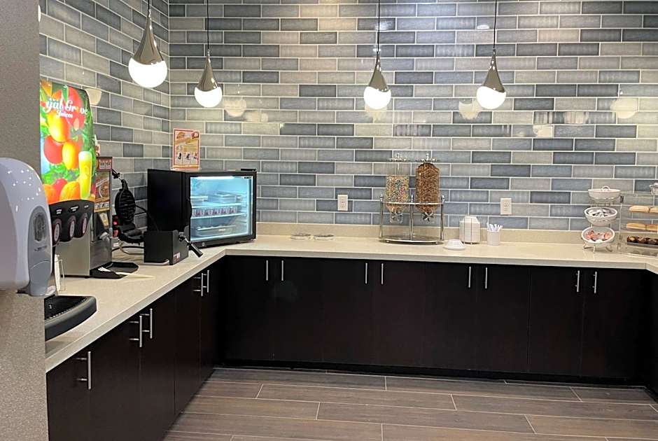 La Quinta Inn & Suites by Wyndham Sulphur (Lake Charles)