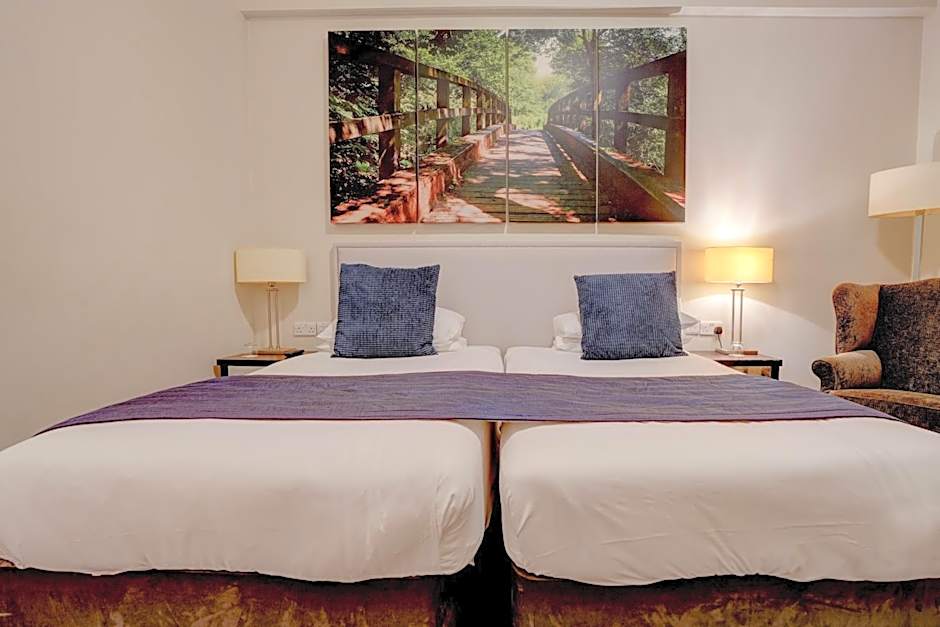 Sunday Box Hill Burford Bridge Hotel