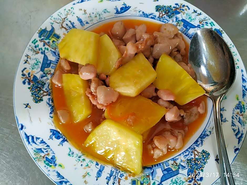 Hostal agripino y Restaurante asiático