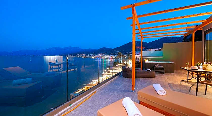 Soho SeaFront Suites