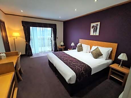 Deluxe Double Room with Balcony and River View