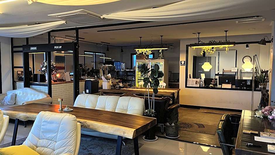 HOTEL52
