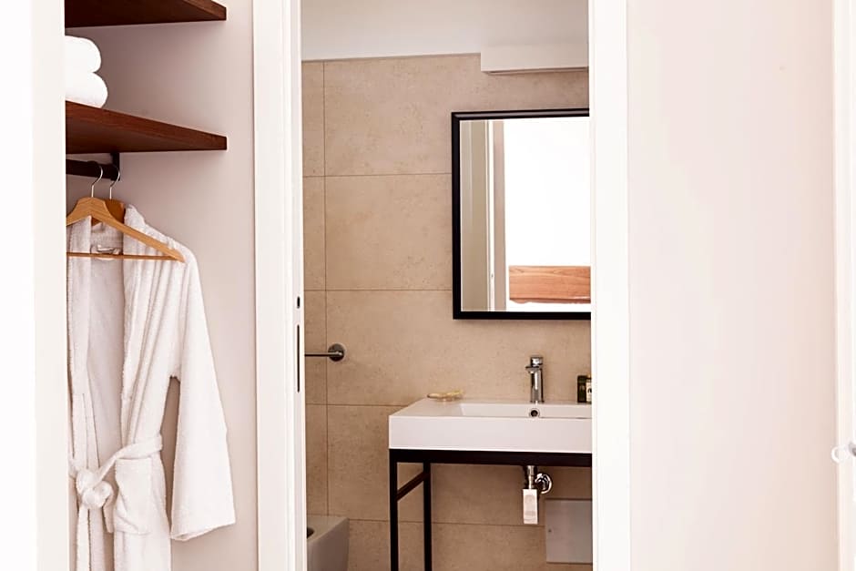 Luna Minoica Suites and Apartments