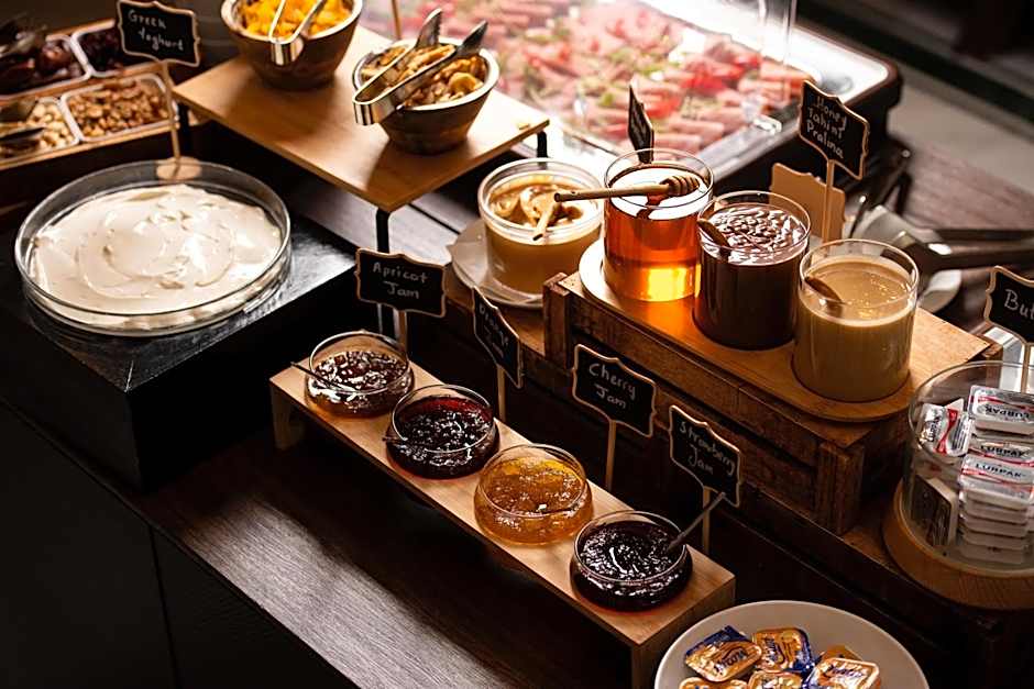 Athenian Riviera Hotel& Suites