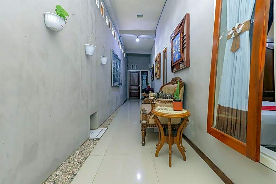 RedDoorz Syariah @ House Of Melati Kepanjen