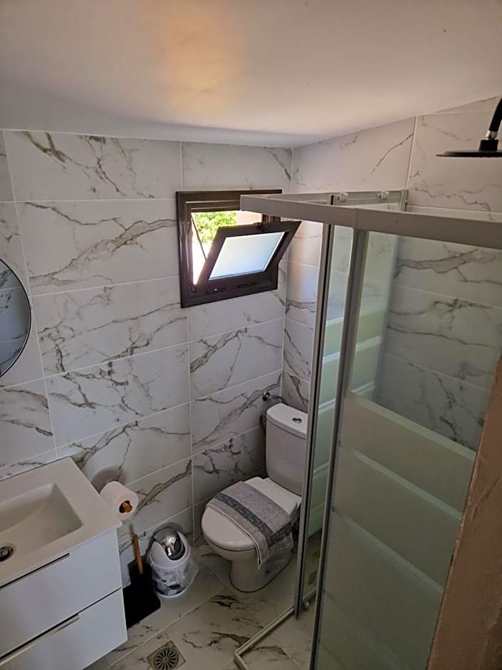 On the wave studios Spitakia sto kyma