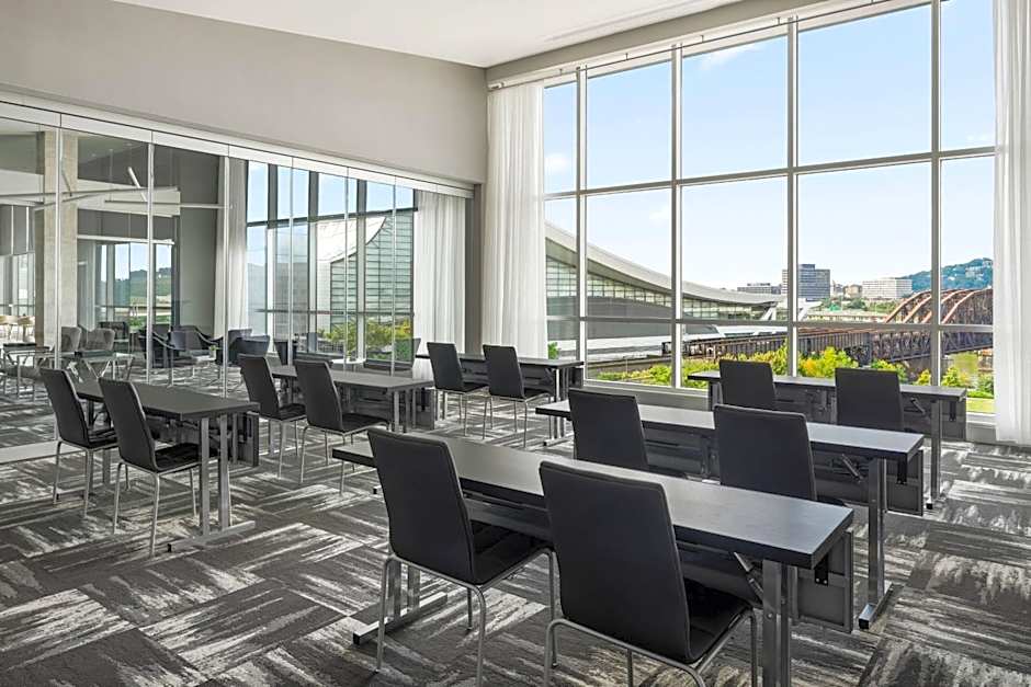 AC Hotel by Marriott Pittsburgh Downtown
