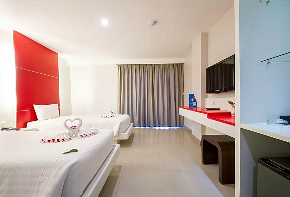 Alfresco Phuket Hotel