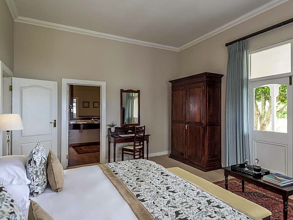 Founders Lodge by Mantis