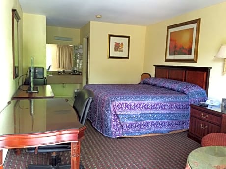 King Room - Non-Smoking