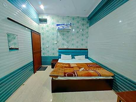 Shri radhey inn near ramjanmbhoomi