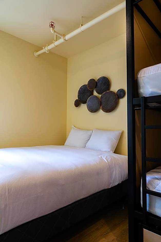 Auberge Jeunesse QBEDS Hostel