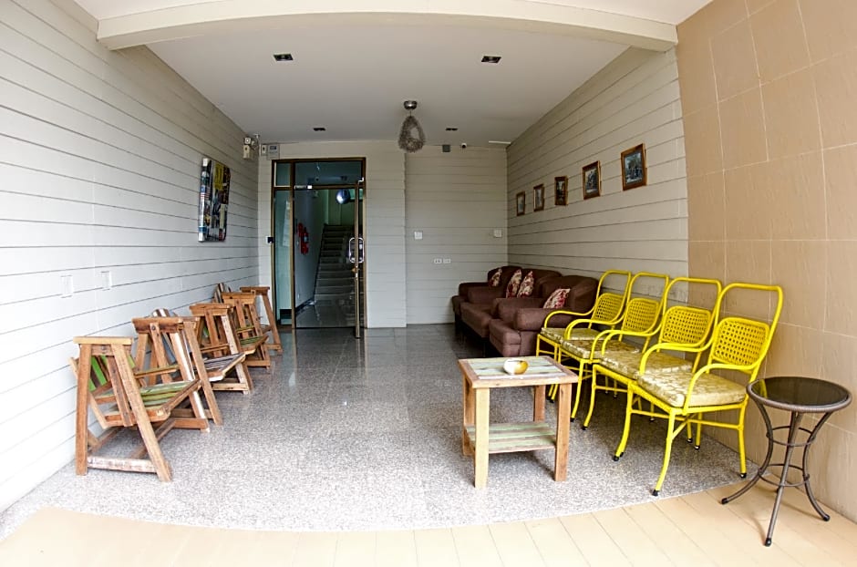 Prajaktra City Hostel