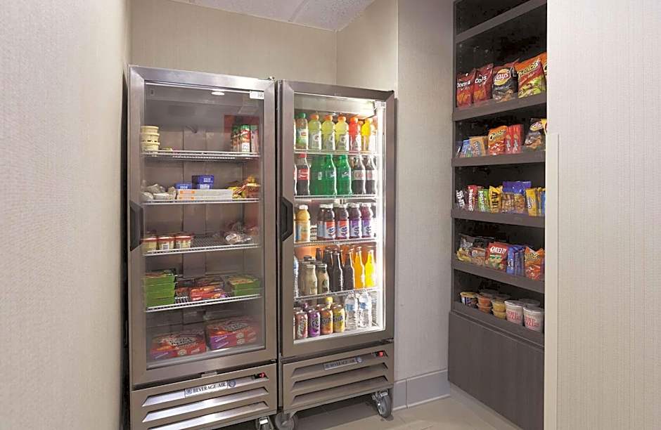 La Quinta Inn & Suites by Wyndham Jackson Airport/Pearl