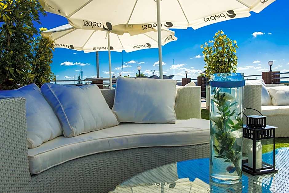 SkyHotelGwarna