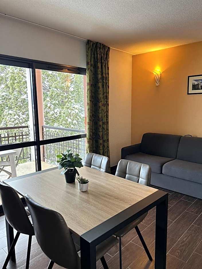 Résidence Château des Magnans by Nevesol