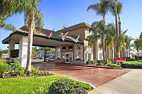 Ramada by Wyndham Costa Mesa/Newport Beach