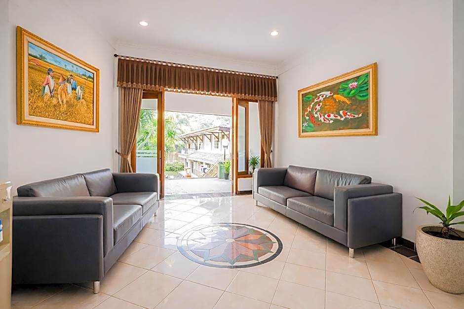 Tripletree Sinergi Hotel Tretes
