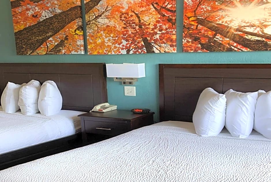 Days Inn & Suites by Wyndham Springfield on I-44