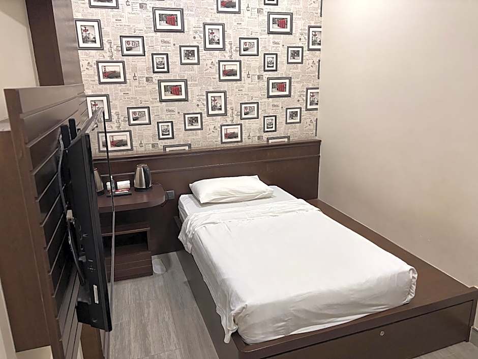 Islander Lodge by LWE