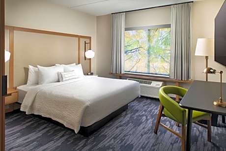 King Room - Hearing Accessible