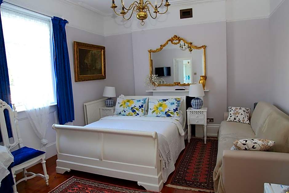 Dawson Place, Juliette's Bed and Breakfast