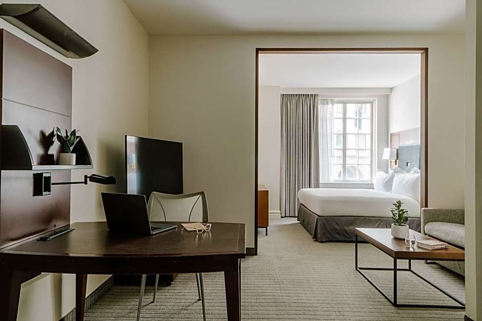Club Quarters Hotel in Houston