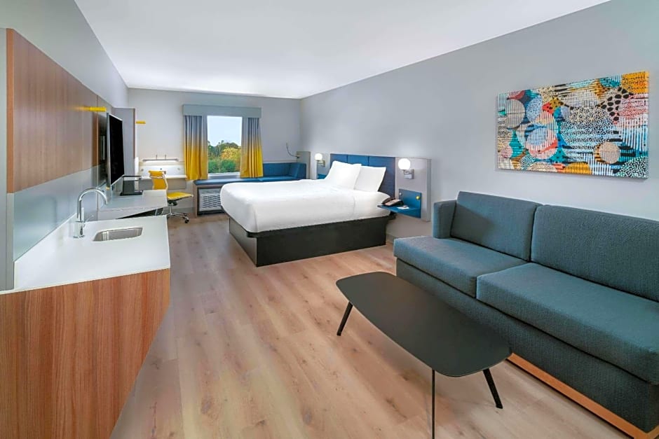 Microtel Inn & Suites by Wyndham Hot Springs