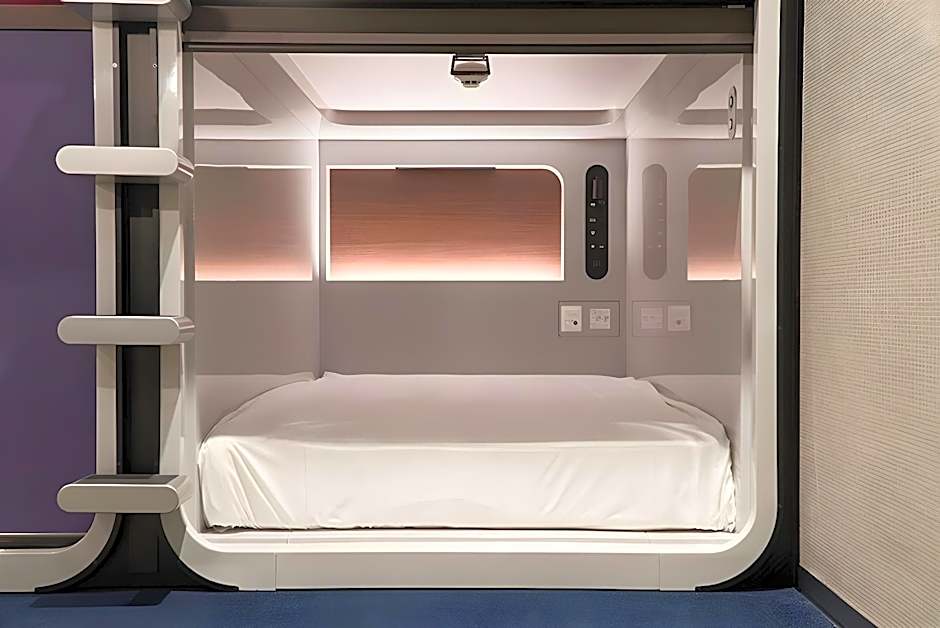Mt.Fuji Cabin & Lounge Highland Station Inn (Capsule Hotel)