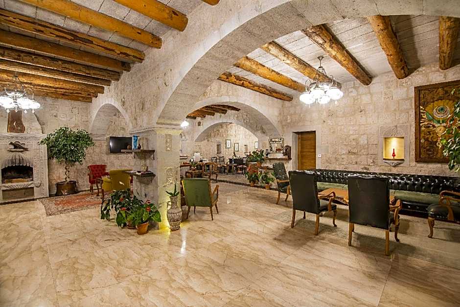 Hera Cave Suites